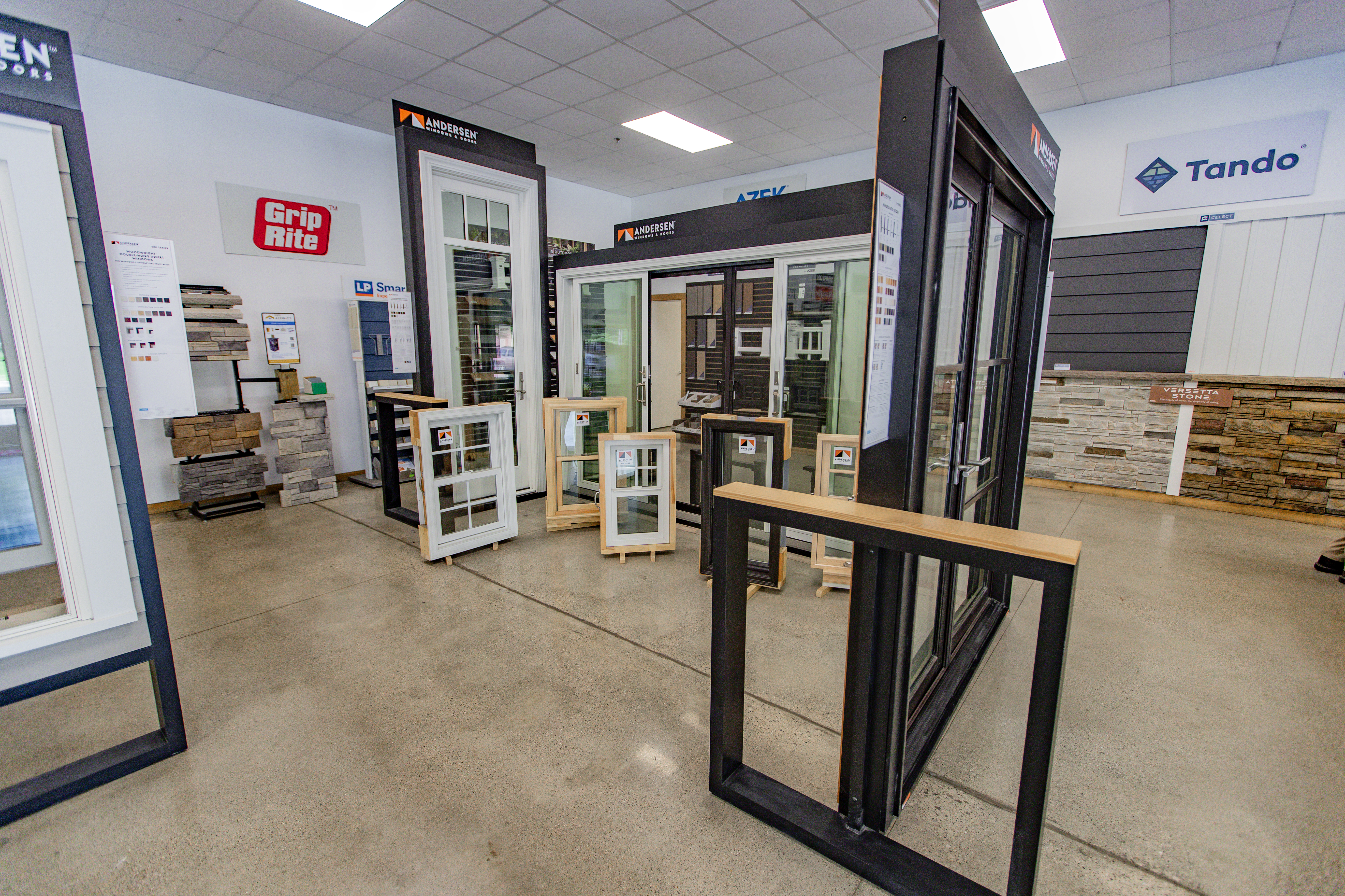 Floor Display at 84 Lumber of Anderson Windows
